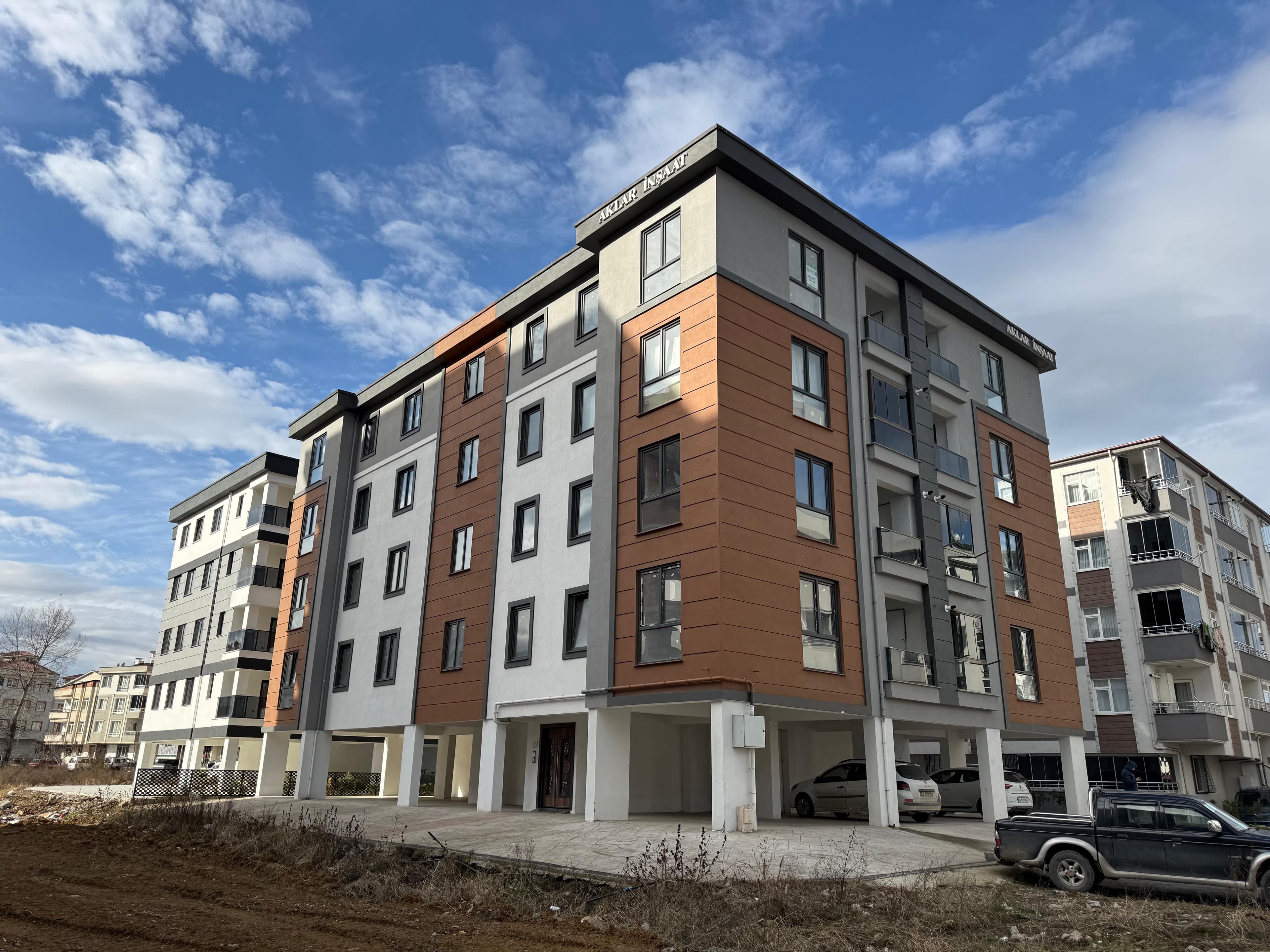 YAKA APARTMANI 2+1 Daireler